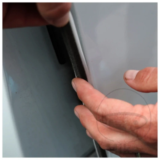 Diagonales Schaumklebeband für präzise Farbübergänge_1