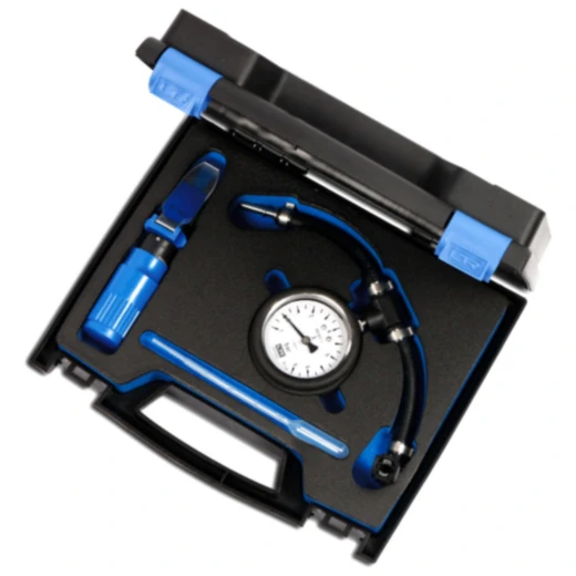 Prüfsatz zur Druck- und Dichtigkeitsprüfung des SCR Systems