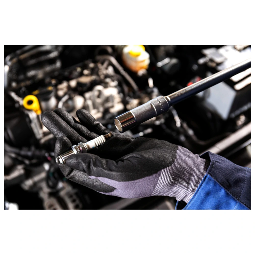 Zündkerzenstecknuss 16 mm mit Magnet und 71 mm Länge_1