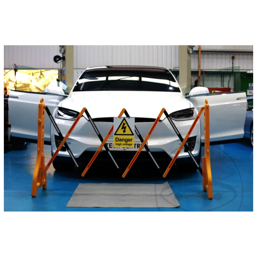Faltbare Kunststoffbarriere für Hochvolt-Fahrzeuge_1