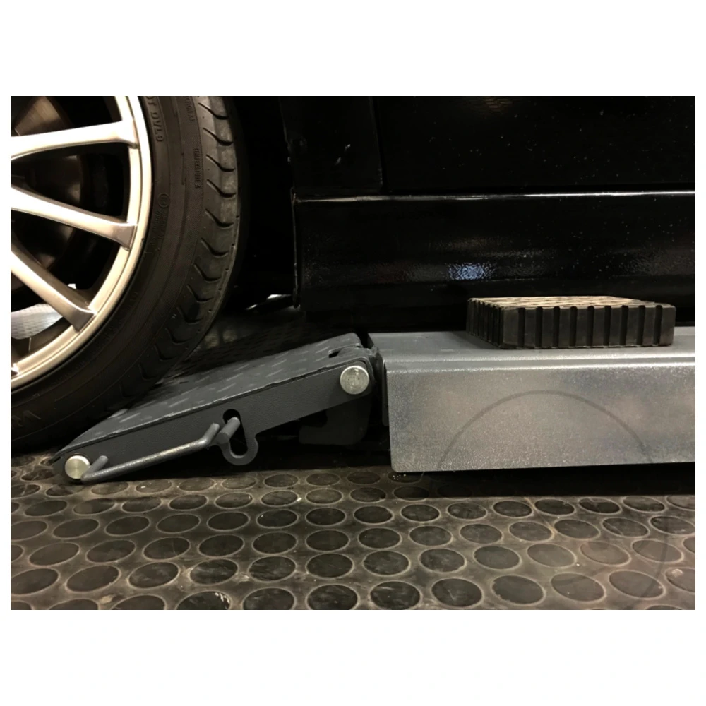 Mobile Sportwagenrampe für Sportfahrzeuge_1